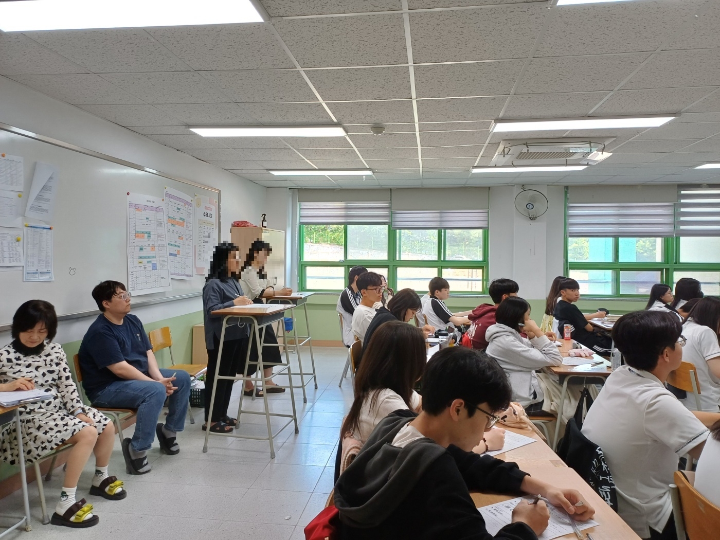 동료 교사 및 학부모 참관.jpg