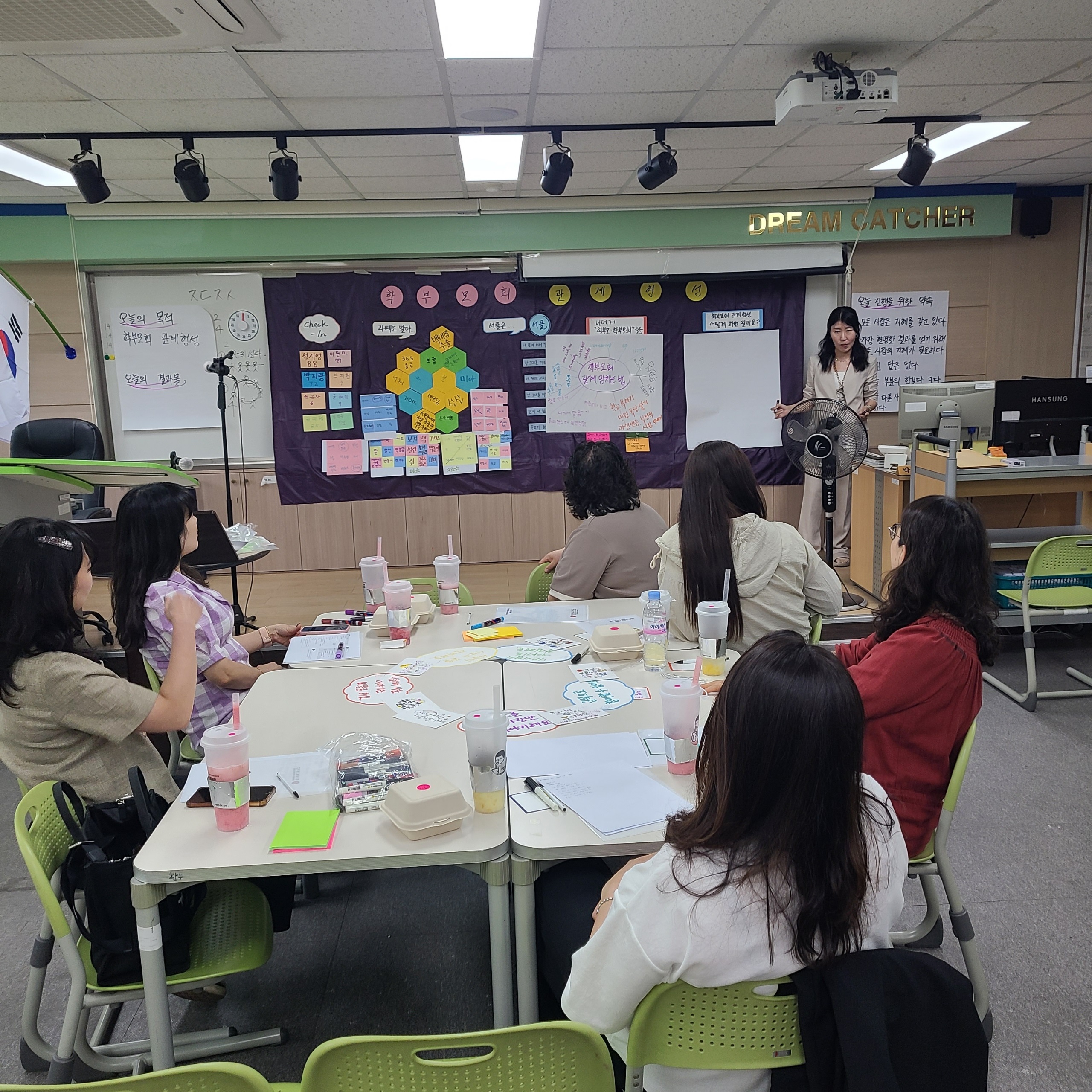 ① 28일 오후 창원토월고등학교 진로활동실에서 열린 찾아가는 학부모 교실..jpg